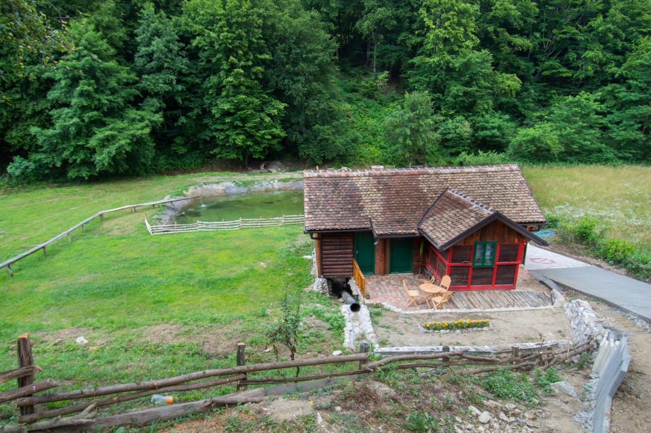 Vajat Tuk Villa Bajina Basta Exterior photo